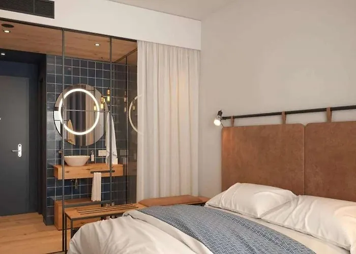 H2 * Budapest